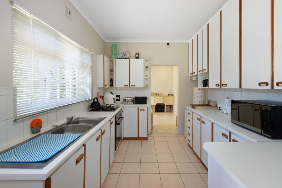 4 Bedroom Property for Sale in Morningside Western Cape